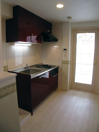 お洒落な賃貸マンション向けシステムキッチンへ お洒落な賃貸マンション向けシステムキッチンへ